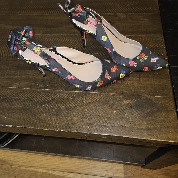 Betsy Johnson Ginjer heels - Picture 13 of 16